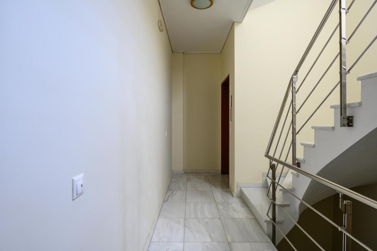 Myrto Luxurious Top Floor Studio Каламата Экстерьер фото