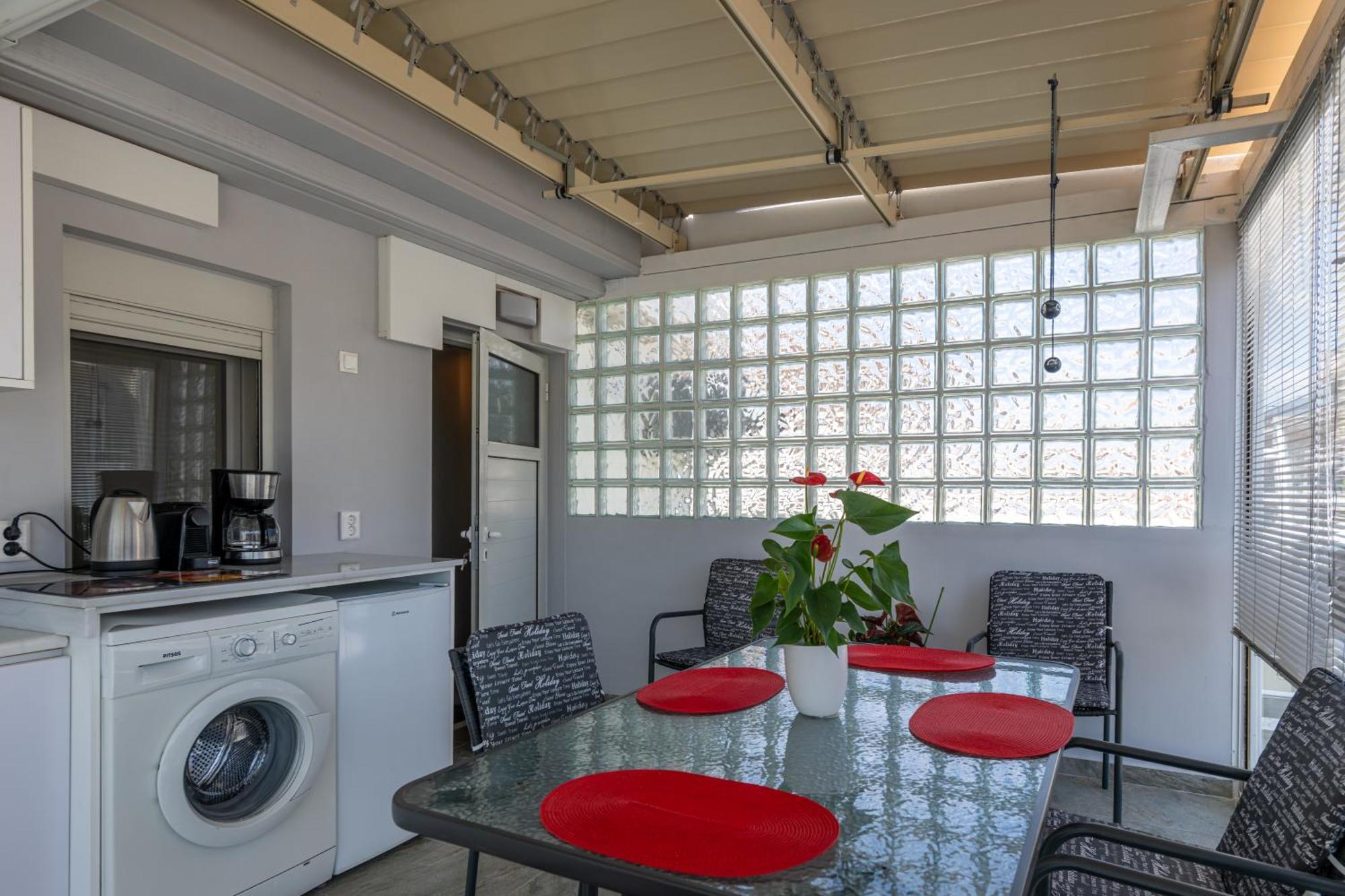 Myrto Luxurious Top Floor Studio Каламата Экстерьер фото